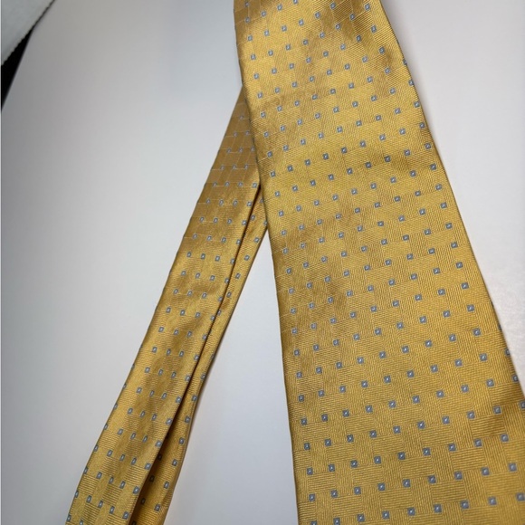 Brooks Brothers Yellow Tie With Blue Dots 100% Silk Men's Necktie - Picture 7 of 10